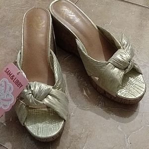 Sam and Libby- Metallic Gold Wedge Sandal- Size 8